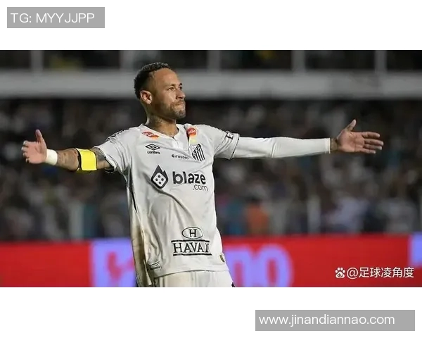 30号足球明星展现舞技魅力引发全场欢呼与热议