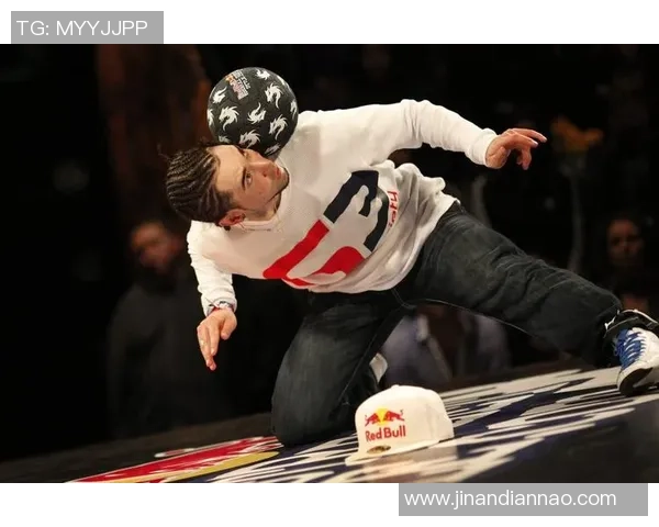 街头足球明星的日常生活揭秘与他们的邻里故事 街头足球明星的日常生活揭秘与他们的邻里故事