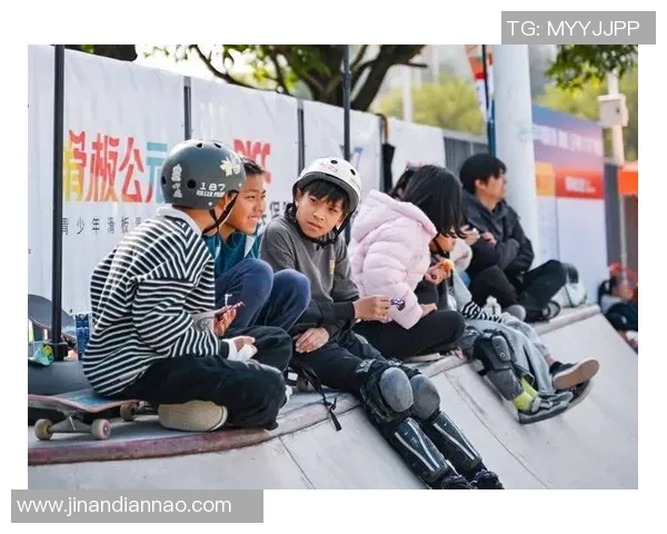 滑板纪实：记录广州滑板队的突破历程